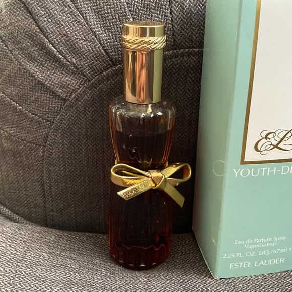 Estée Lauder Youth Dew parfum spray 2.25 fl oz 80% fu - Picture 2 of 5